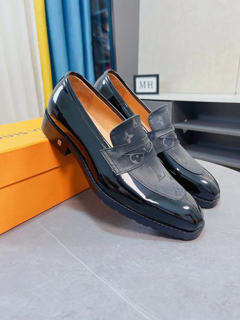 Men's Men's Shoes 💰480🌹🌹《Lv》The latest and most popular casual business leather shoes, top brands [Seduce] Luxury ~ Purchasing, [Strong] The uppers are made of imported patent leather with printed original material ➕ Genuine leather lining (•) fine workmanship. The original stylish and stylish soft rubber wear-resistant and non-slip outsole is light and comfortable on the feet. The real thing looks better in real life. 38-44, 45 can be customized.